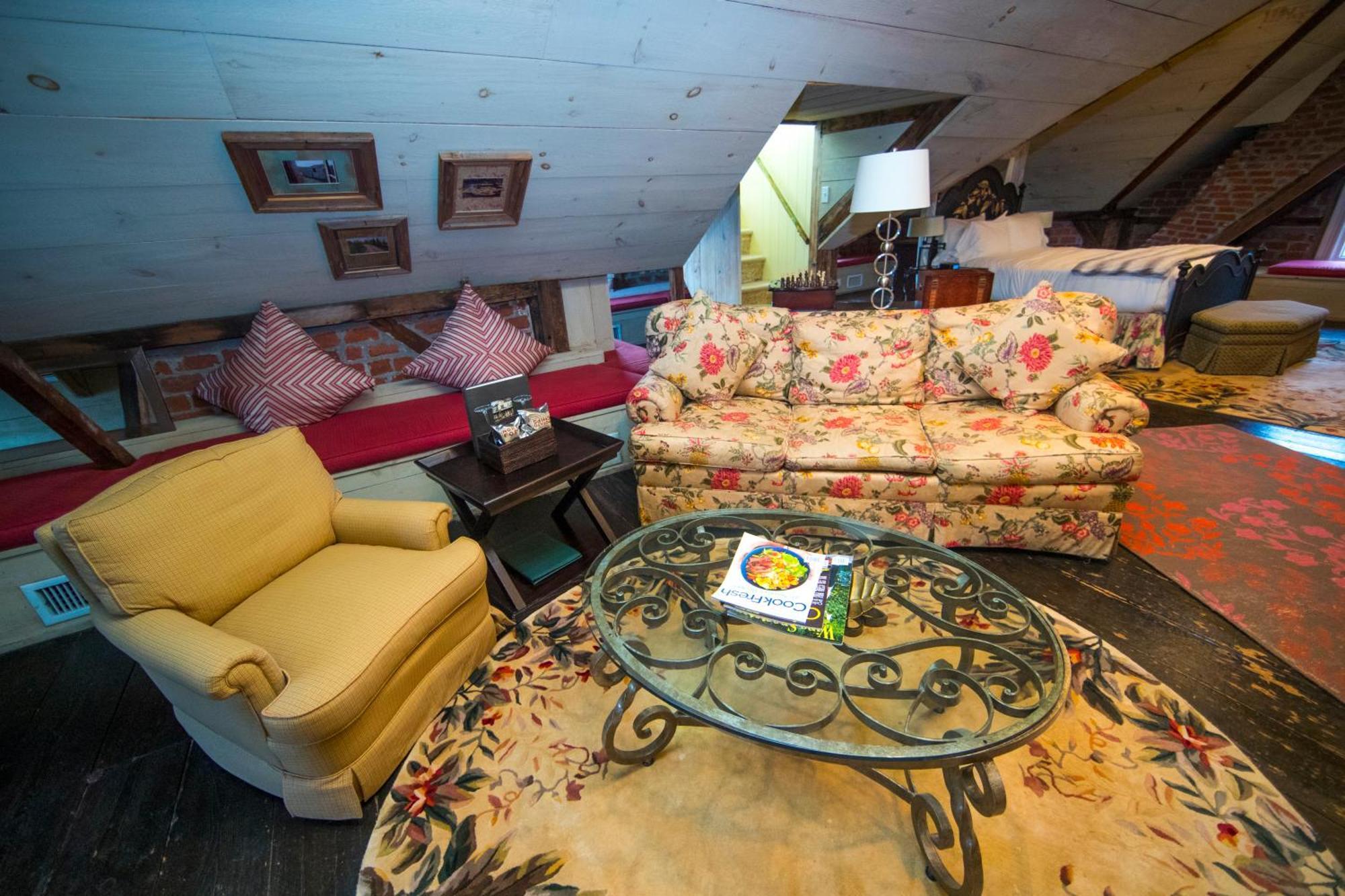 Jedediah Hawkins Inn Jamesport ภายนอก รูปภาพ