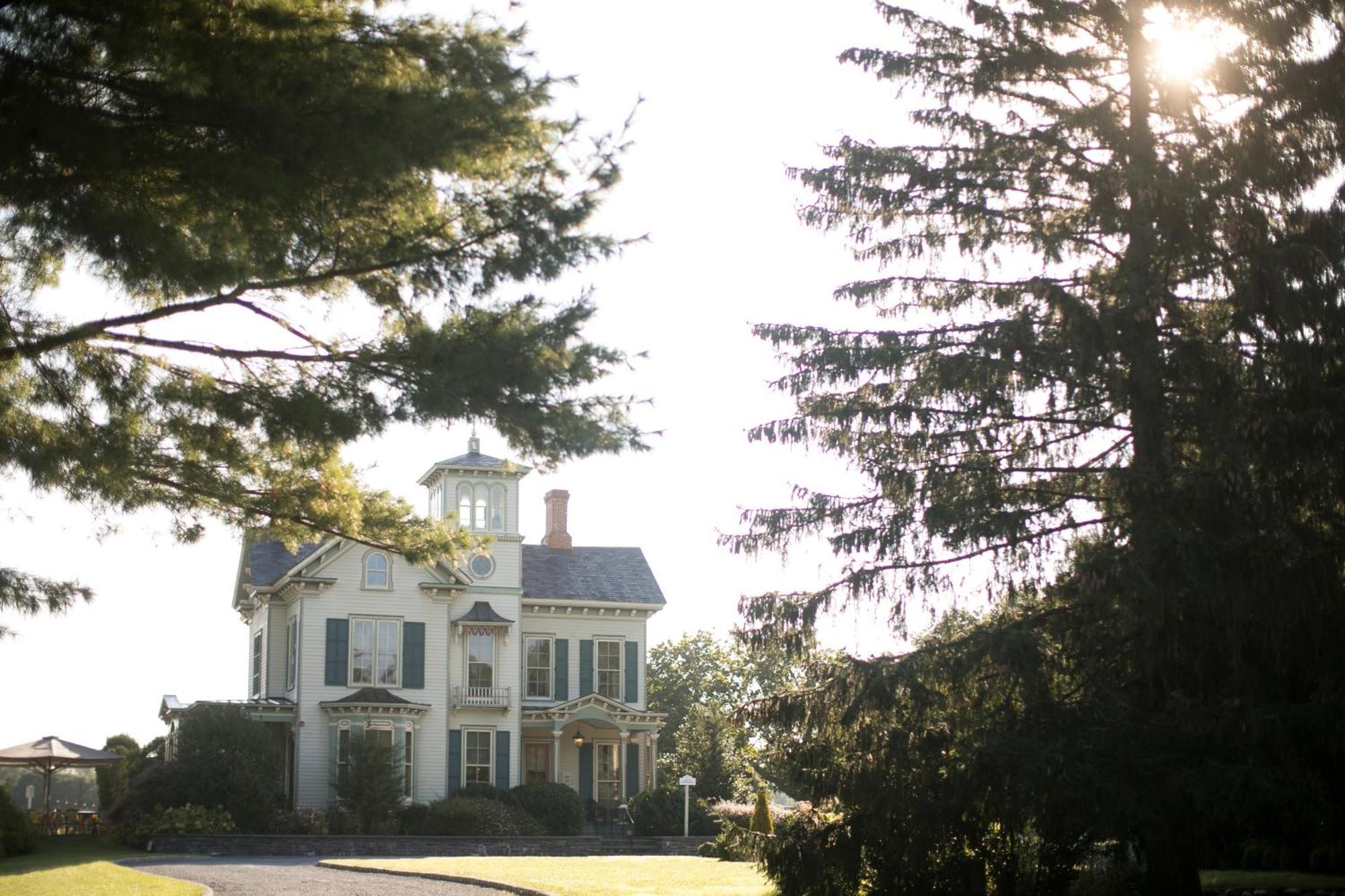 Jedediah Hawkins Inn Jamesport ภายนอก รูปภาพ